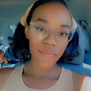 Meet your Posher, Abena